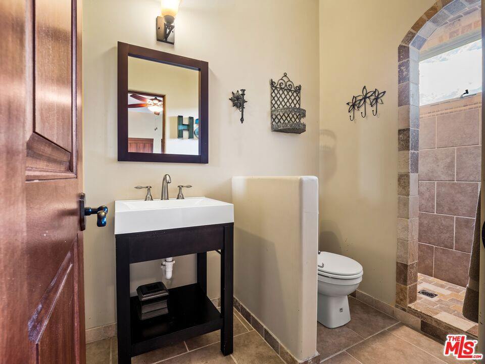 27023 Rolling Hills Avenue, Canyon Country, CA 91387