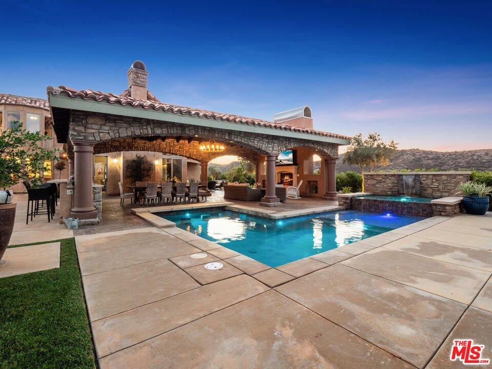 27023 Rolling Hills Avenue, Canyon Country, CA 91387