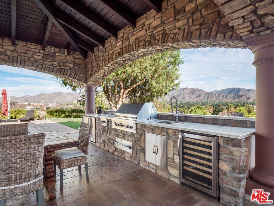 27023 Rolling Hills Avenue, Canyon Country, CA 91387