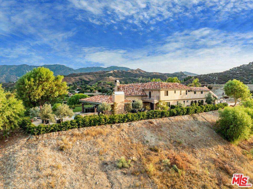 27023 Rolling Hills Avenue, Canyon Country, CA 91387