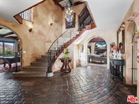 27023 Rolling Hills Avenue, Canyon Country, CA 91387