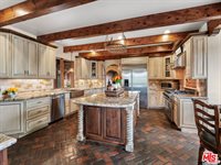 27023 Rolling Hills Avenue, Canyon Country, CA 91387