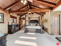 27023 Rolling Hills Avenue, Canyon Country, CA 91387