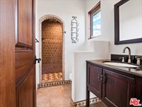 27023 Rolling Hills Avenue, Canyon Country, CA 91387