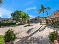 27023 Rolling Hills Avenue, Canyon Country, CA 91387