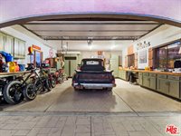 27023 Rolling Hills Avenue, Canyon Country, CA 91387