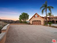 27023 Rolling Hills Avenue, Canyon Country, CA 91387