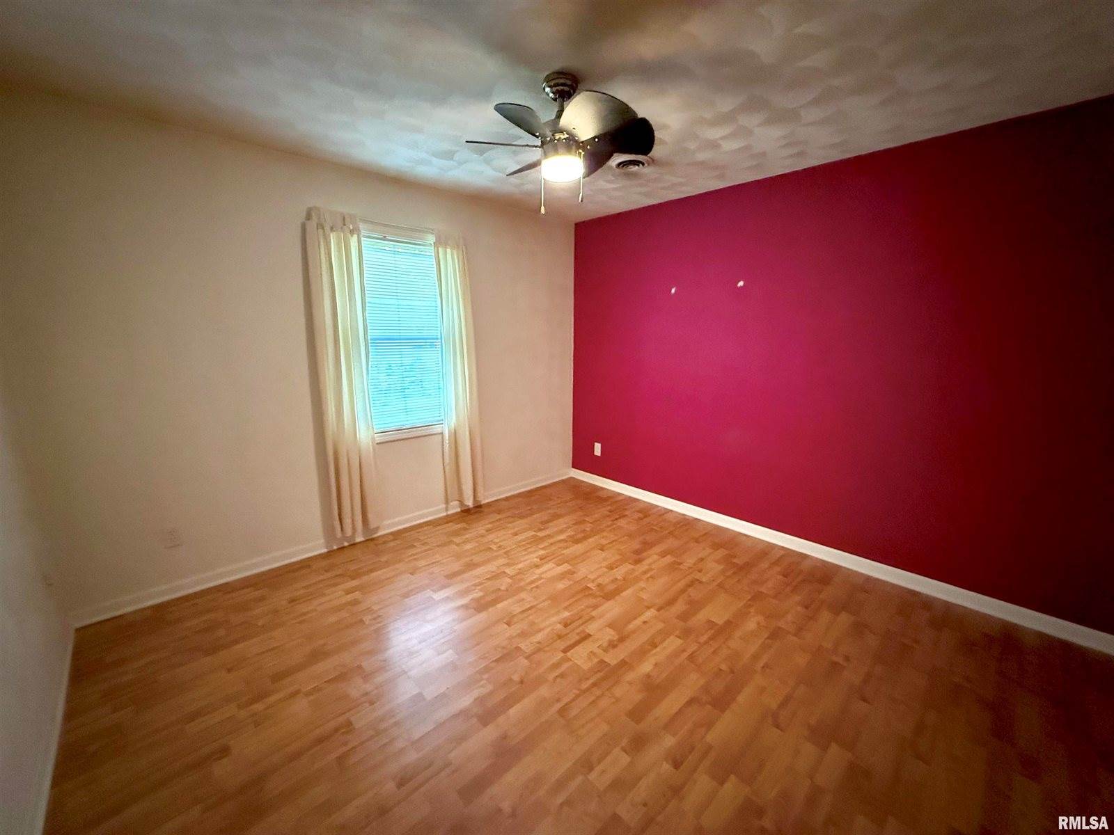 327 7TH Street, Colona, IL 61241