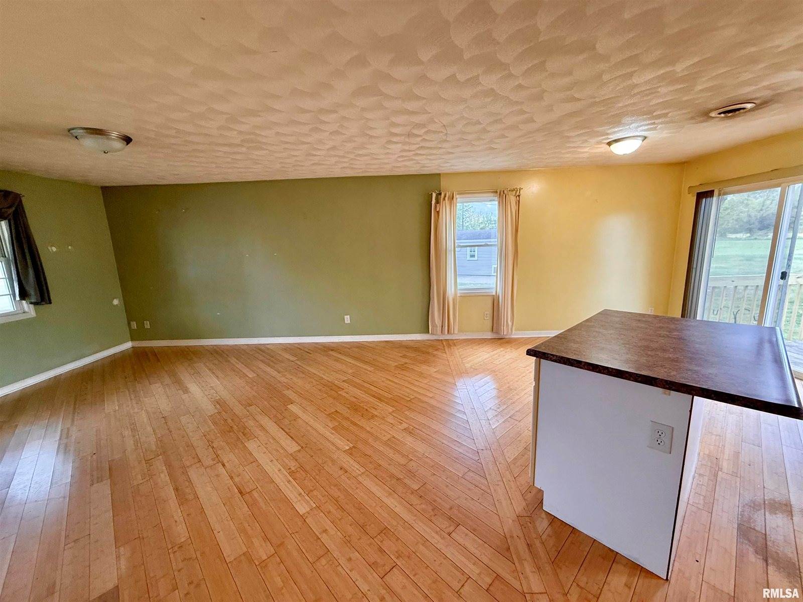 327 7TH Street, Colona, IL 61241