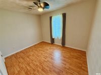 327 7TH Street, Colona, IL 61241