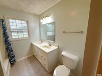 327 7TH Street, Colona, IL 61241