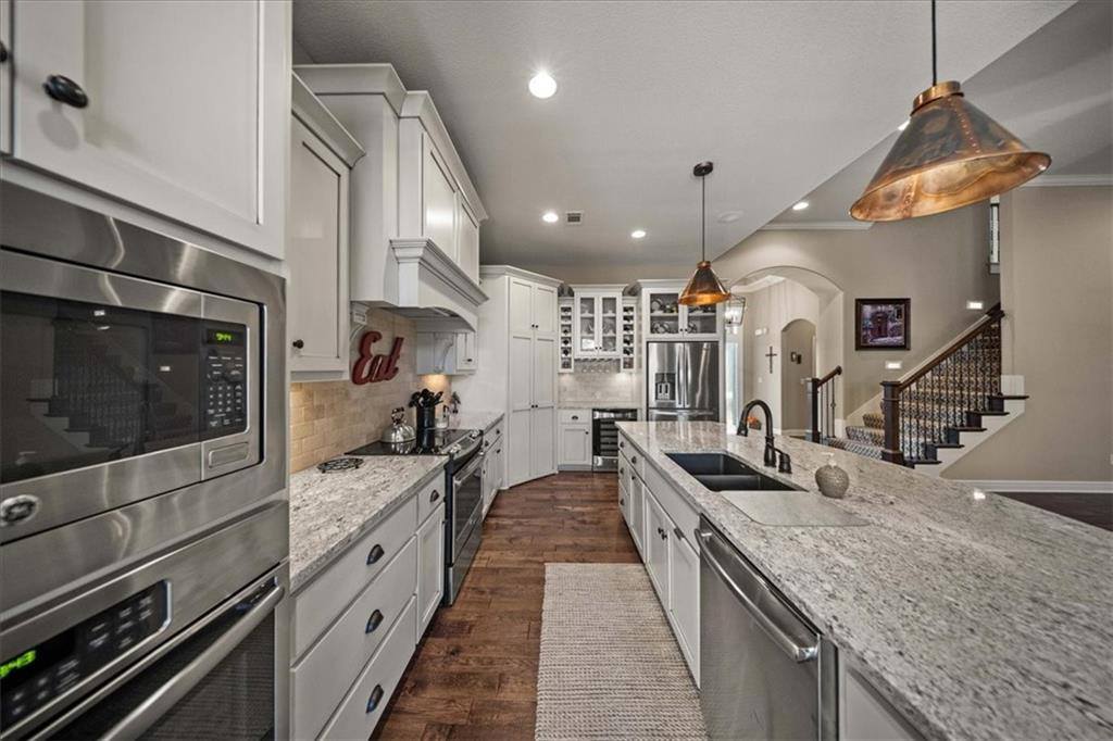 9158 West 178th Terrace, Overland Park, KS 66013