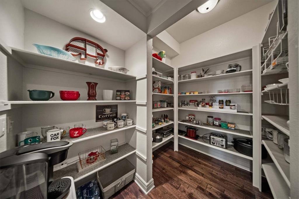 9158 West 178th Terrace, Overland Park, KS 66013