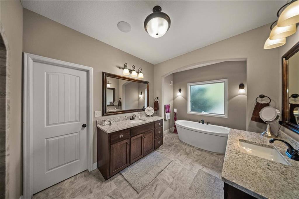 9158 West 178th Terrace, Overland Park, KS 66013