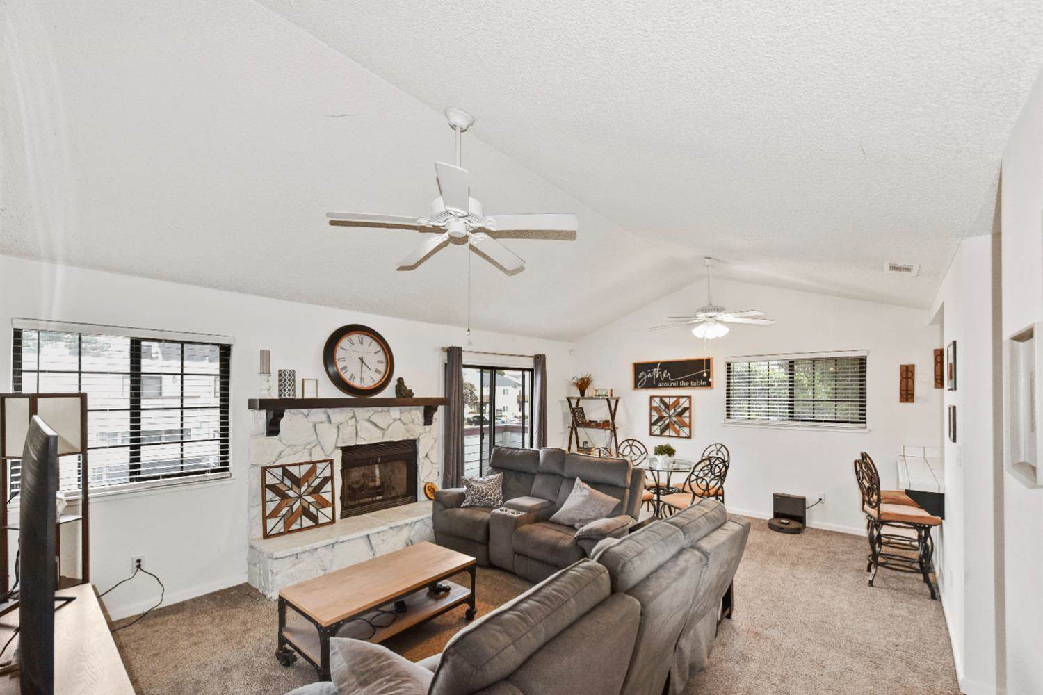 7409 Auburn Oaks Court, Citrus Heights, CA 95621