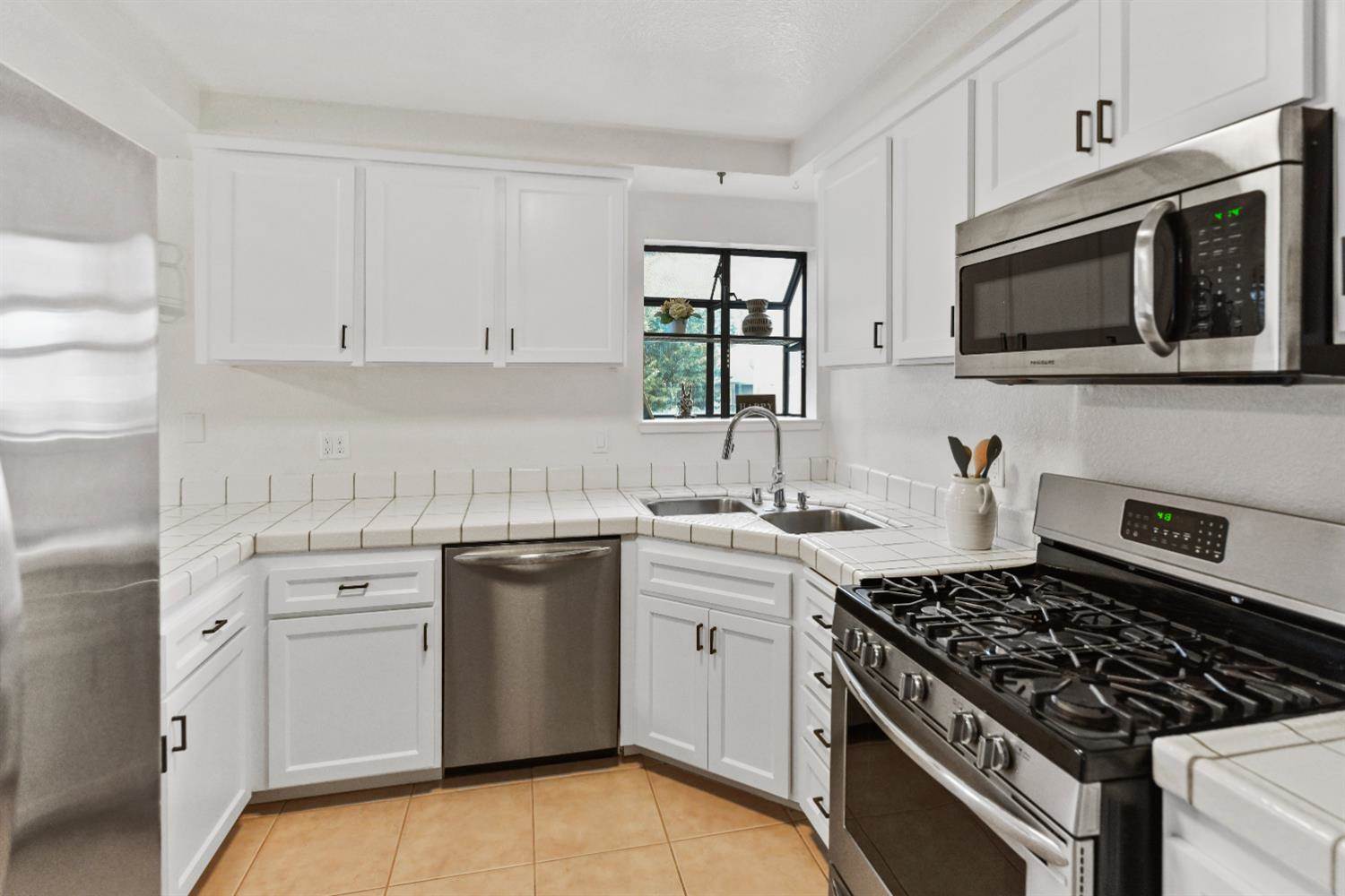 7409 Auburn Oaks Court, Citrus Heights, CA 95621