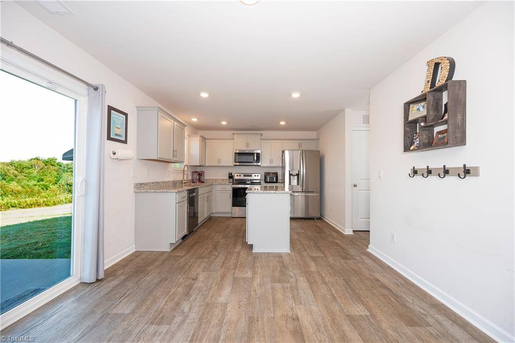 229 Rebecca Avenue, Lexington, NC 27295