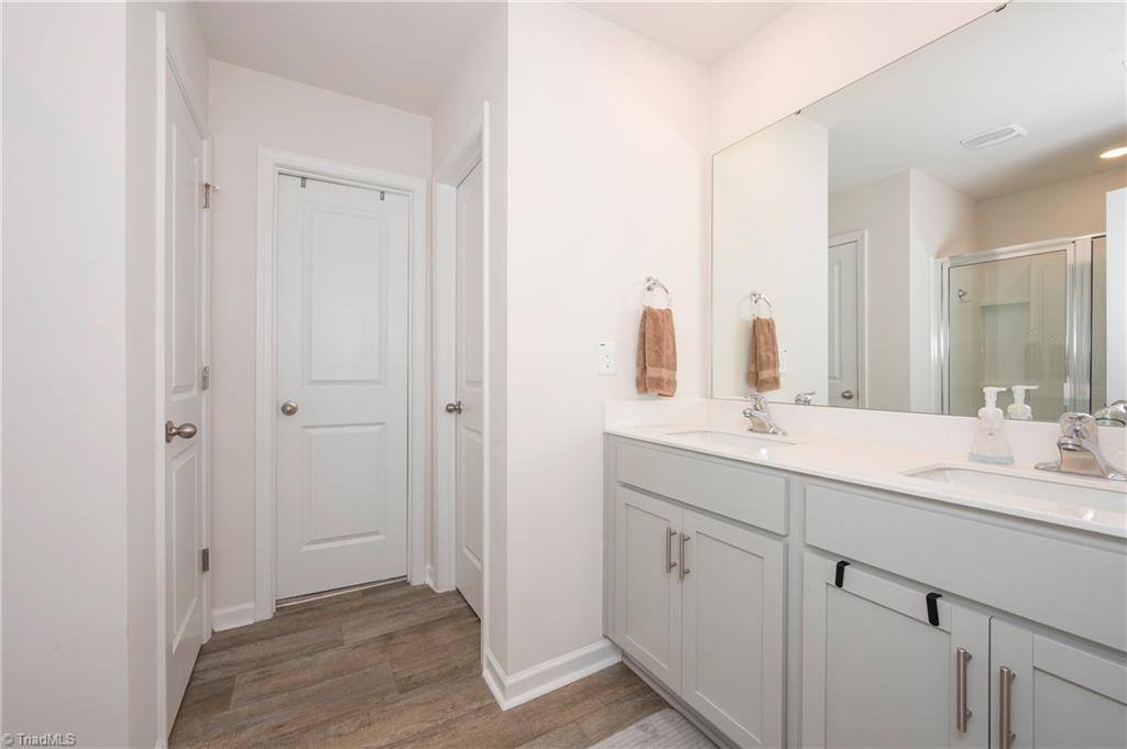 229 Rebecca Avenue, Lexington, NC 27295