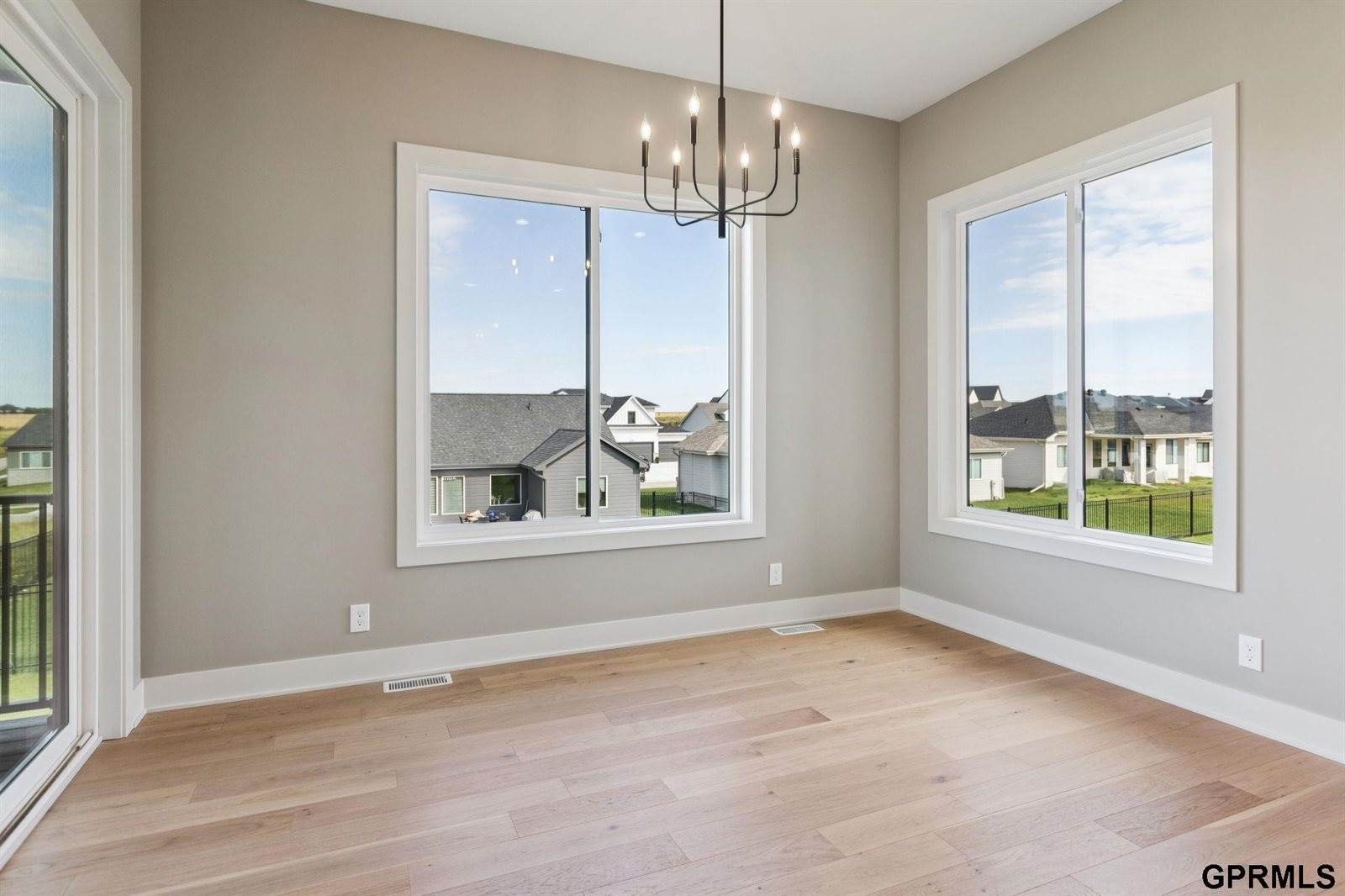 21150 Hartman Avenue, Elkhorn, NE 68022