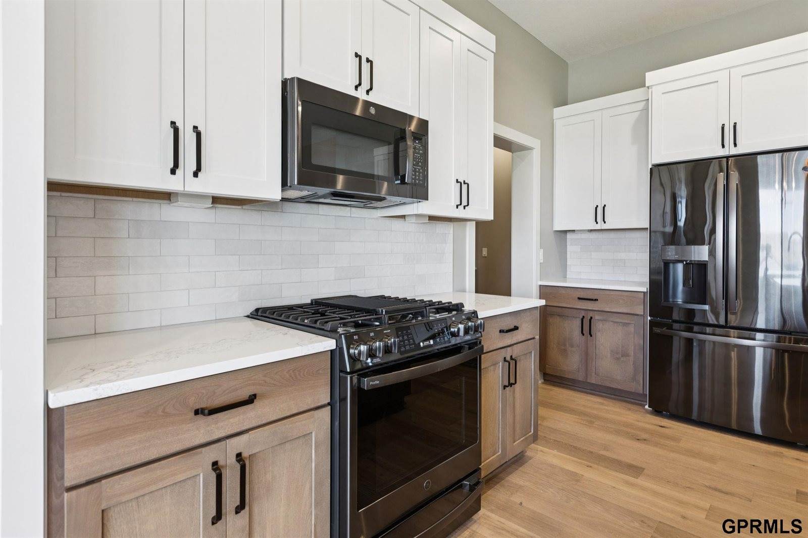 21150 Hartman Avenue, Elkhorn, NE 68022