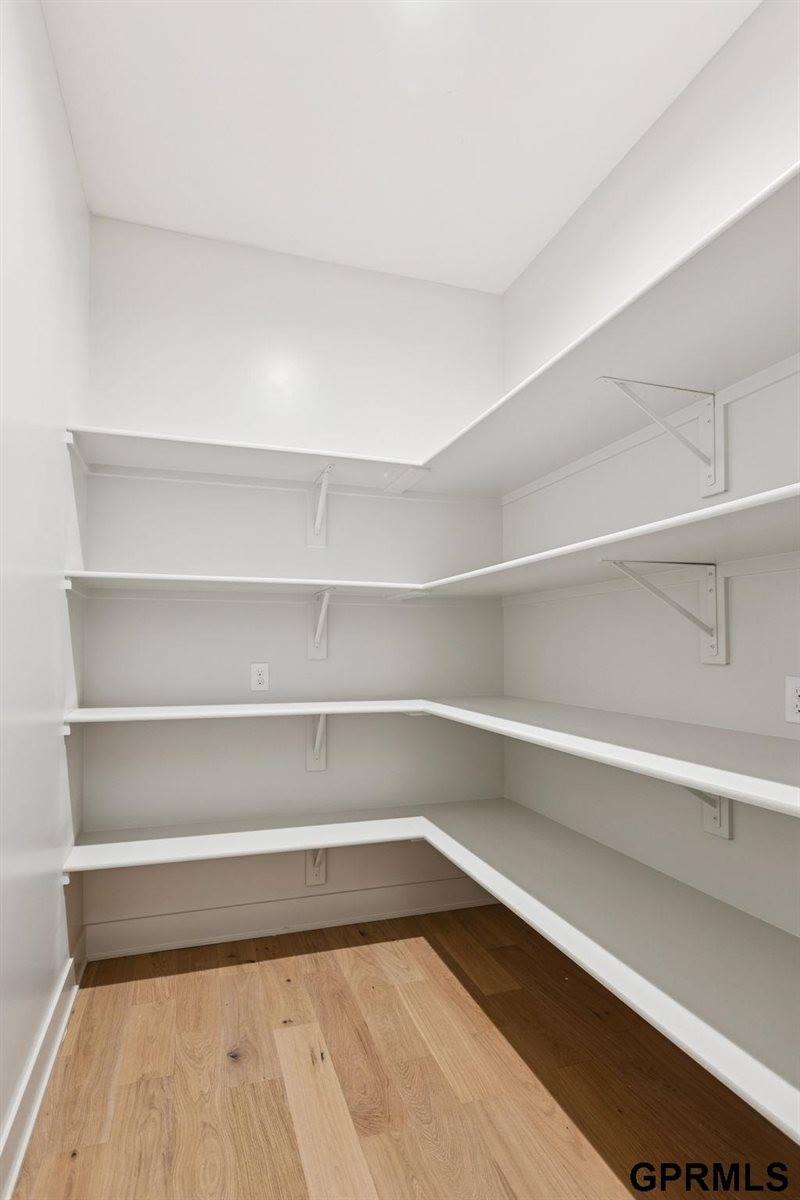 21150 Hartman Avenue, Elkhorn, NE 68022