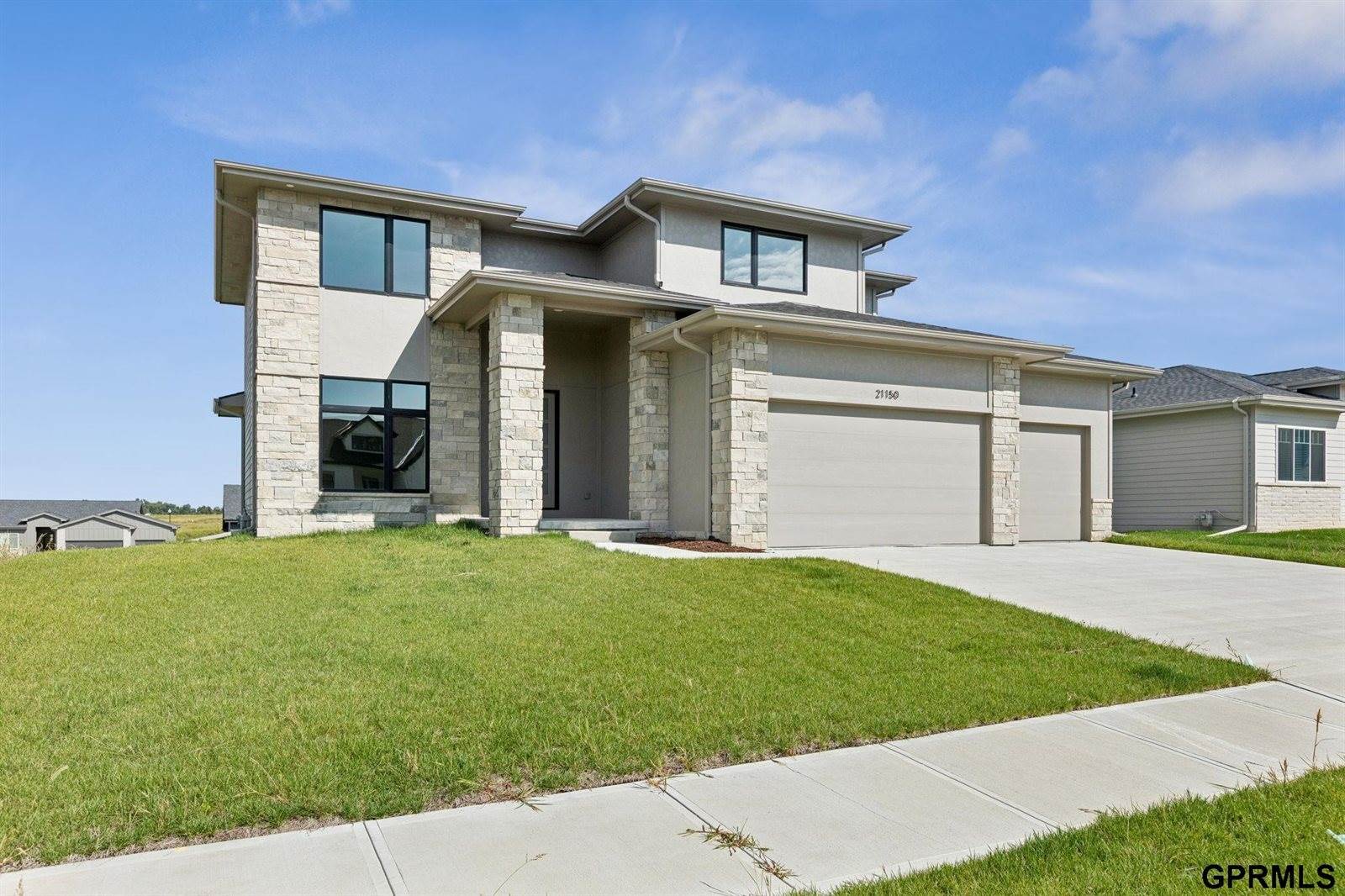 21150 Hartman Avenue, Elkhorn, NE 68022