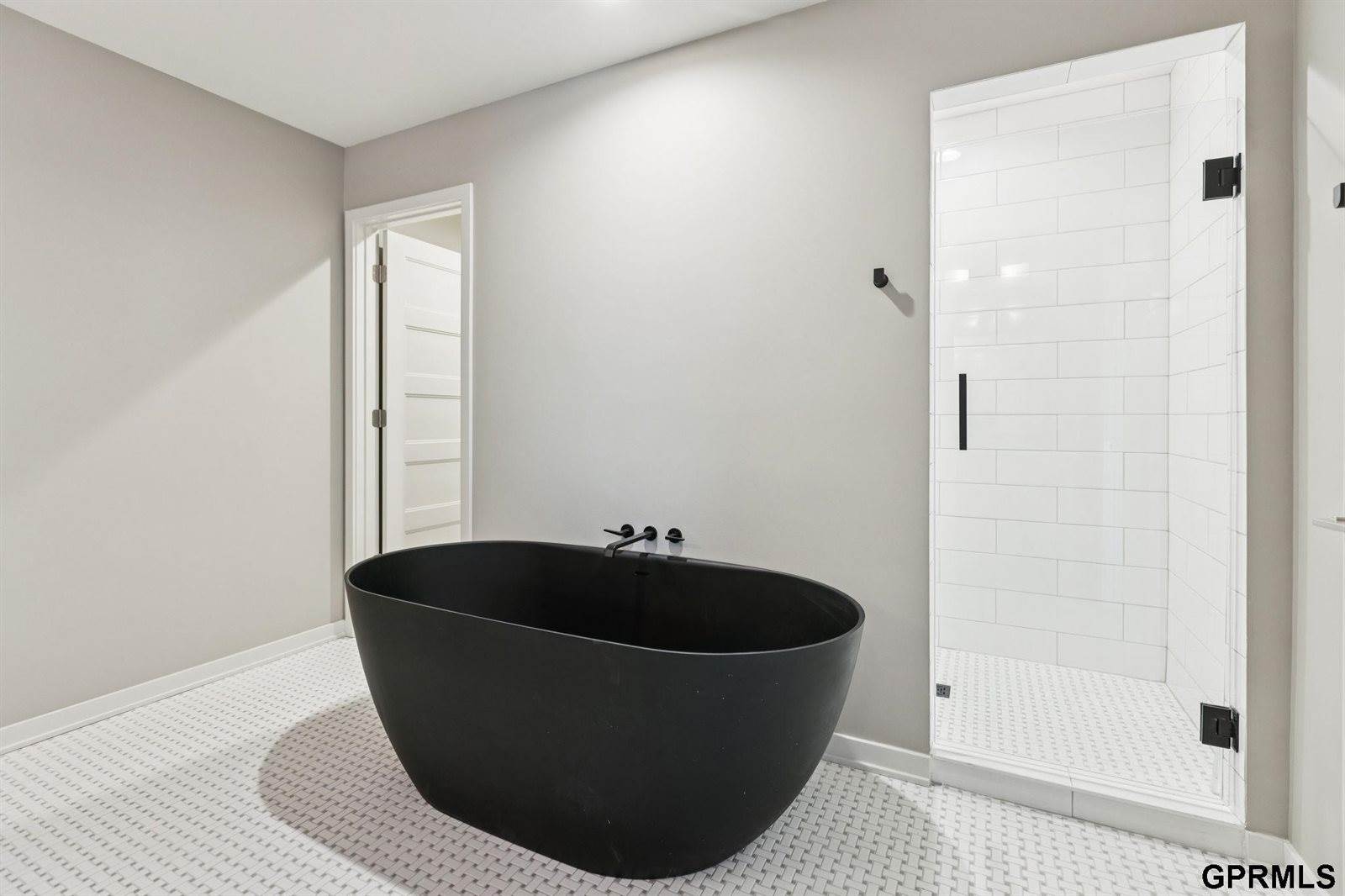 21150 Hartman Avenue, Elkhorn, NE 68022