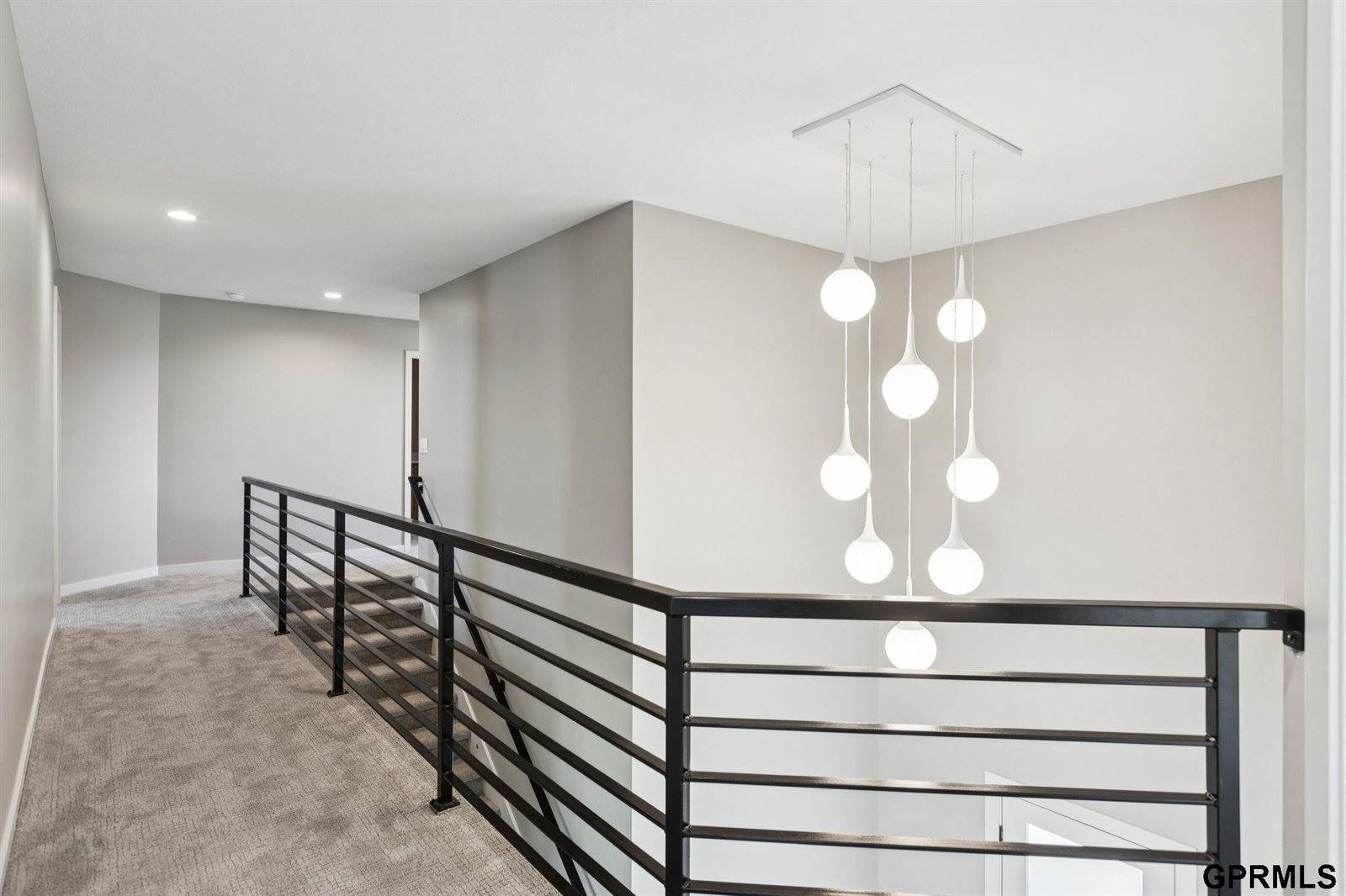 21150 Hartman Avenue, Elkhorn, NE 68022