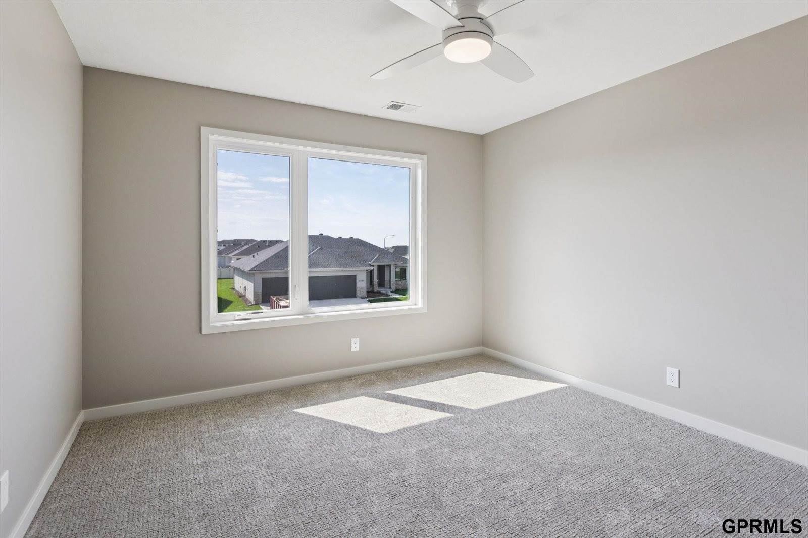 21150 Hartman Avenue, Elkhorn, NE 68022