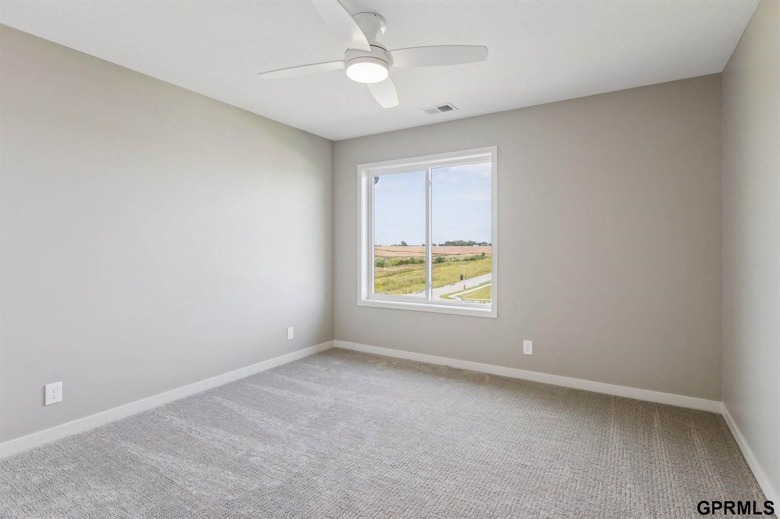 21150 Hartman Avenue, Elkhorn, NE 68022