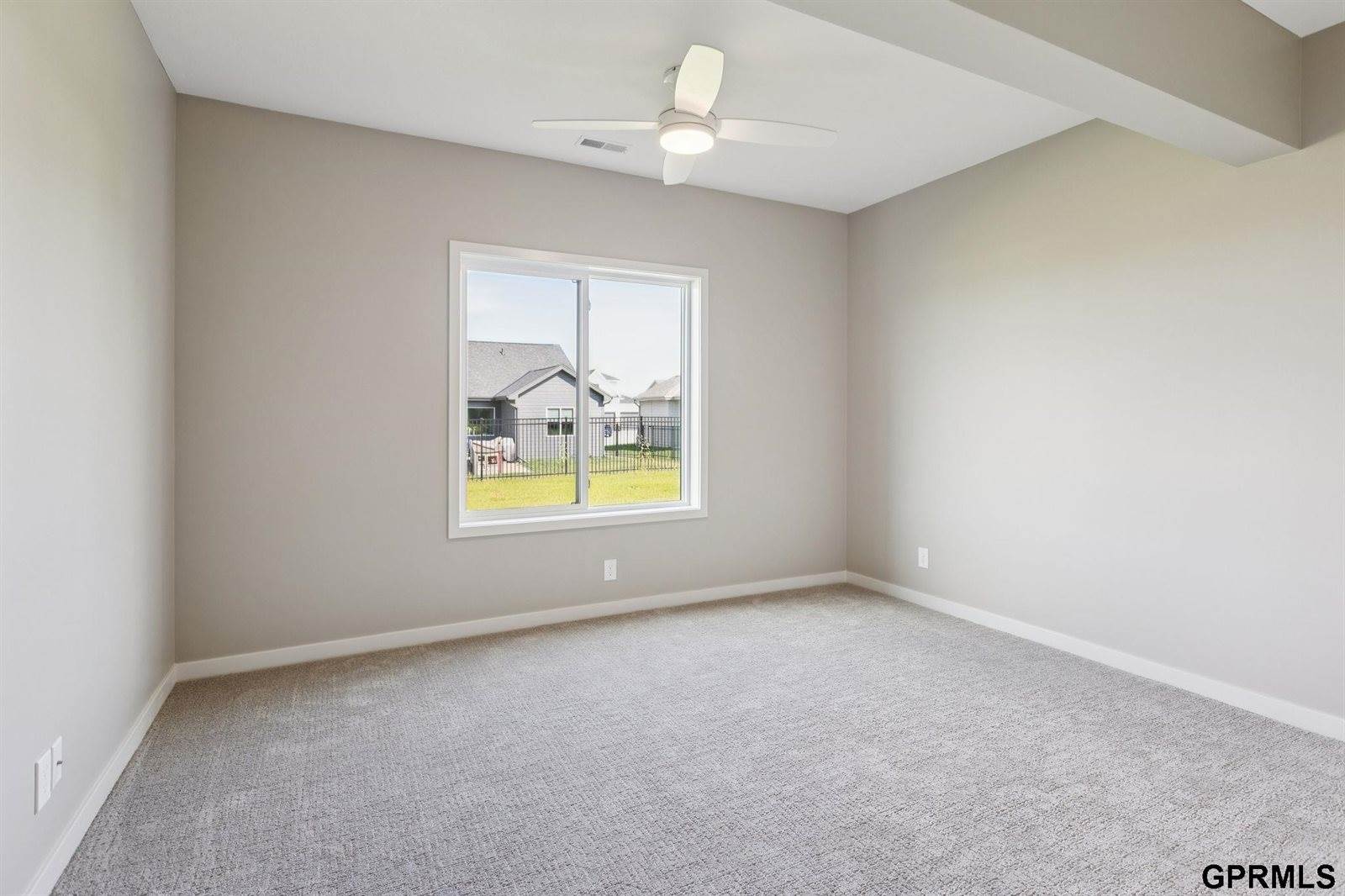 21150 Hartman Avenue, Elkhorn, NE 68022