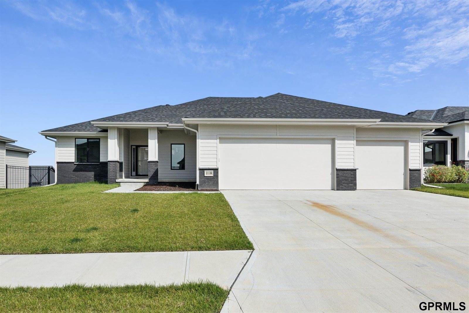 21138 Hartman Avenue, Elkhorn, NE 68022