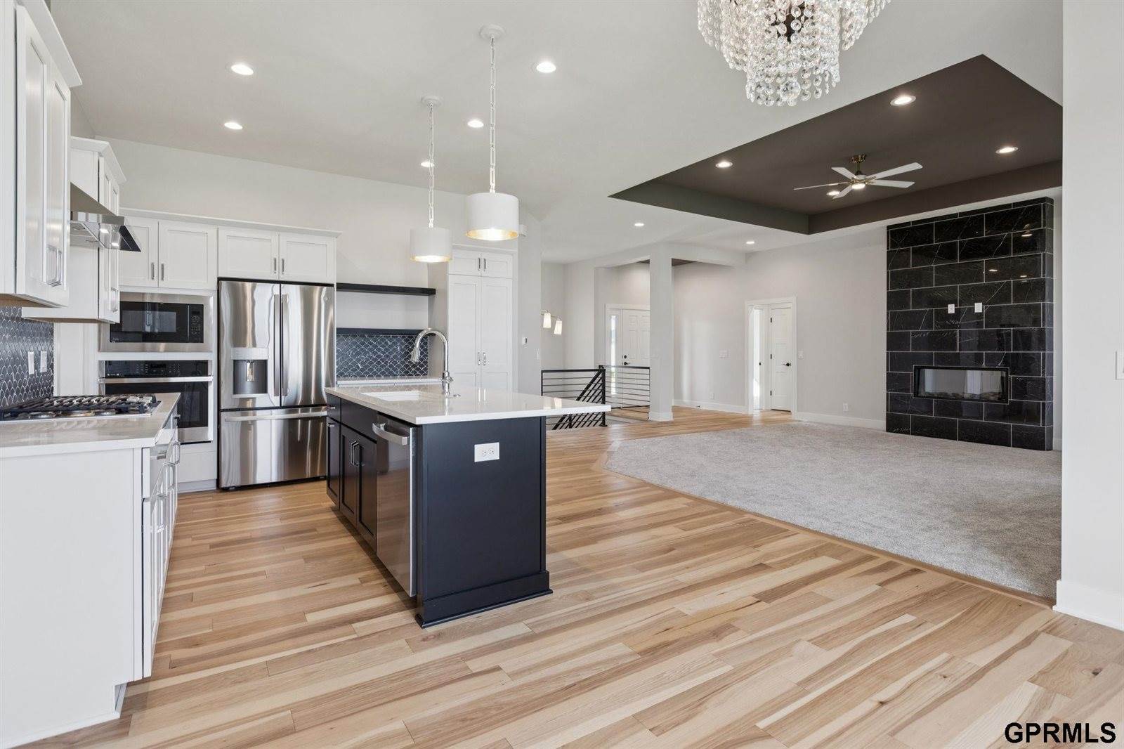 21138 Hartman Avenue, Elkhorn, NE 68022