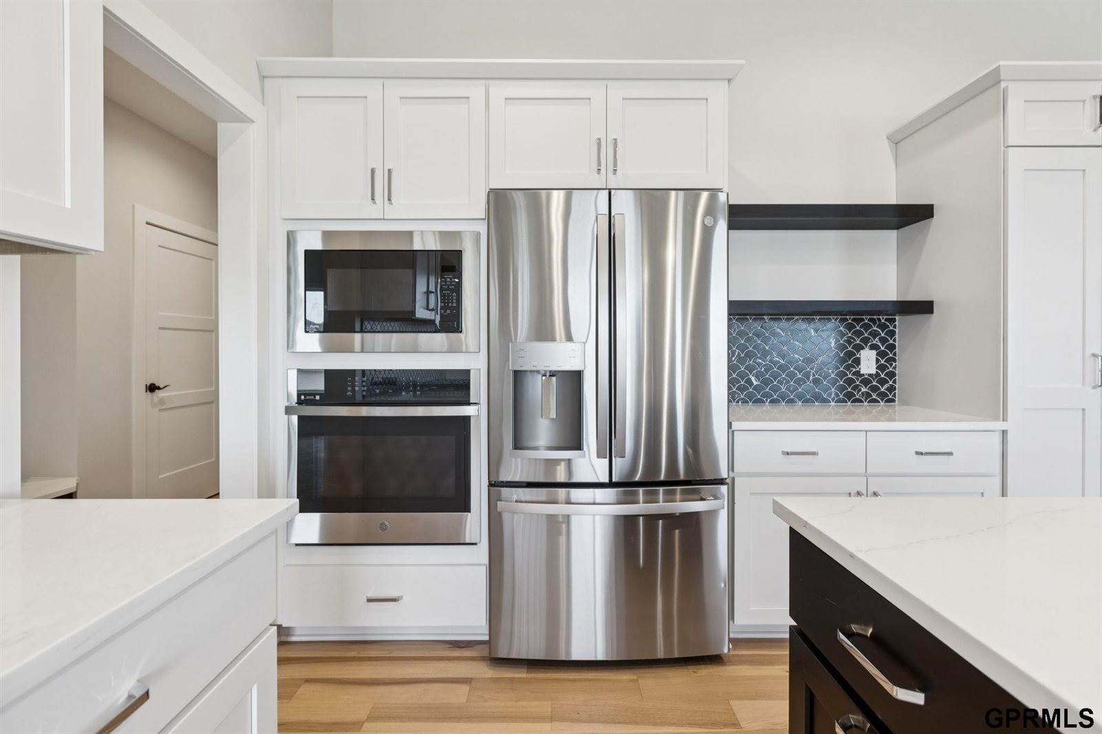 21138 Hartman Avenue, Elkhorn, NE 68022