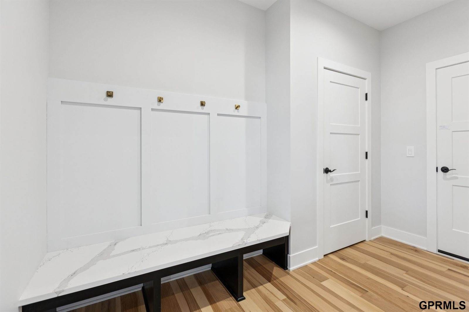 21138 Hartman Avenue, Elkhorn, NE 68022