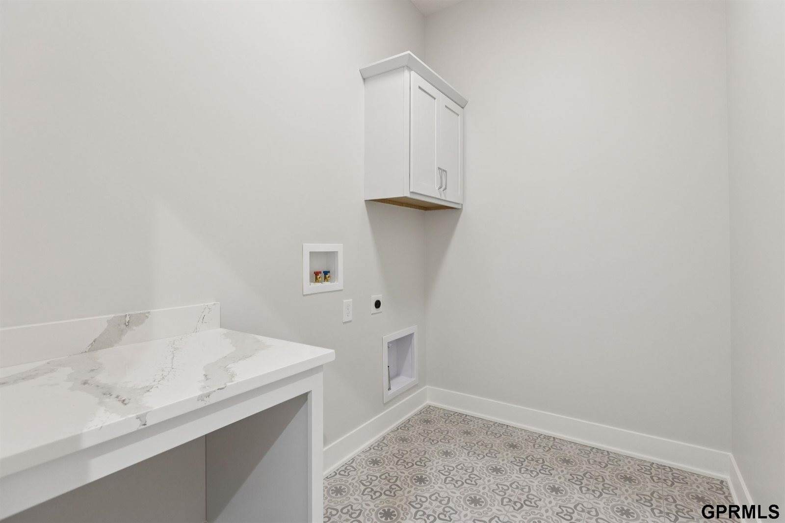 21138 Hartman Avenue, Elkhorn, NE 68022