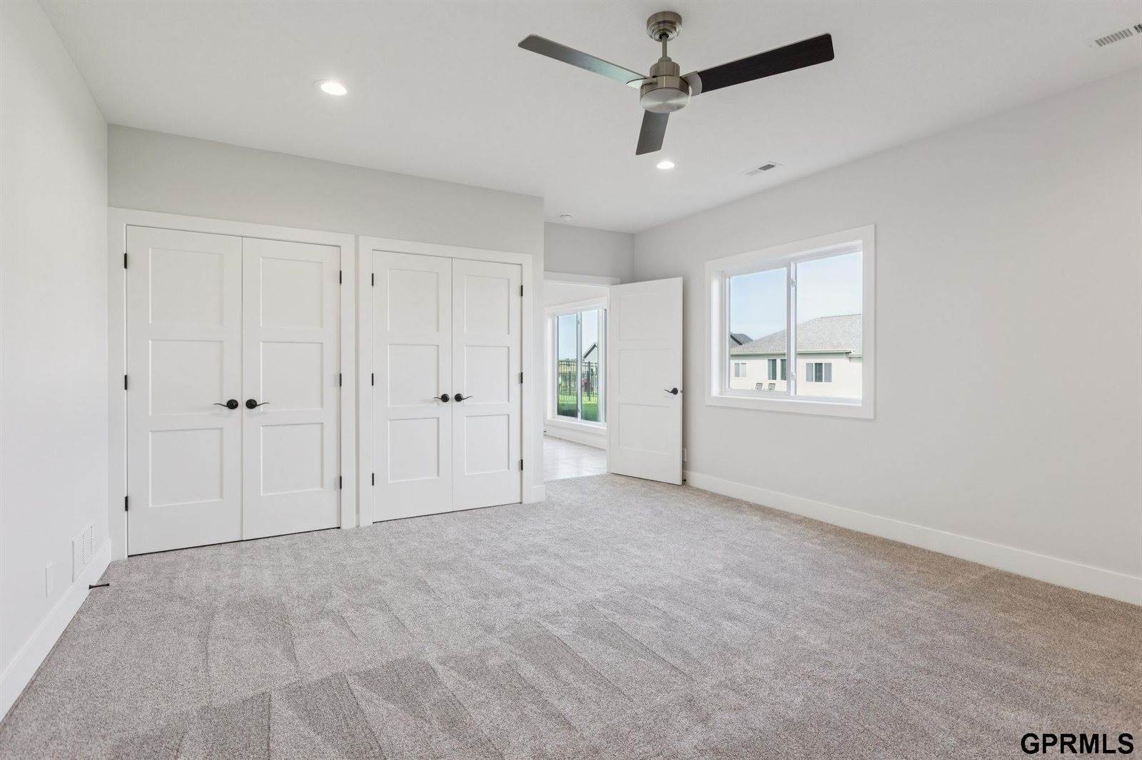 21138 Hartman Avenue, Elkhorn, NE 68022