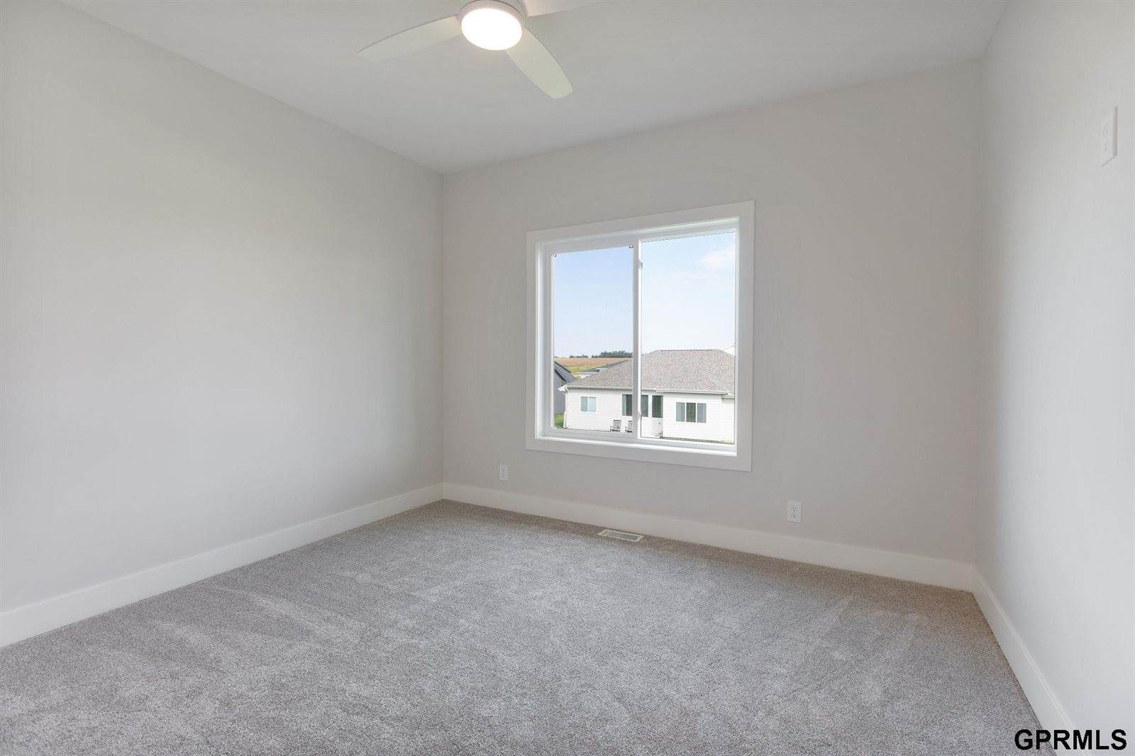 21138 Hartman Avenue, Elkhorn, NE 68022