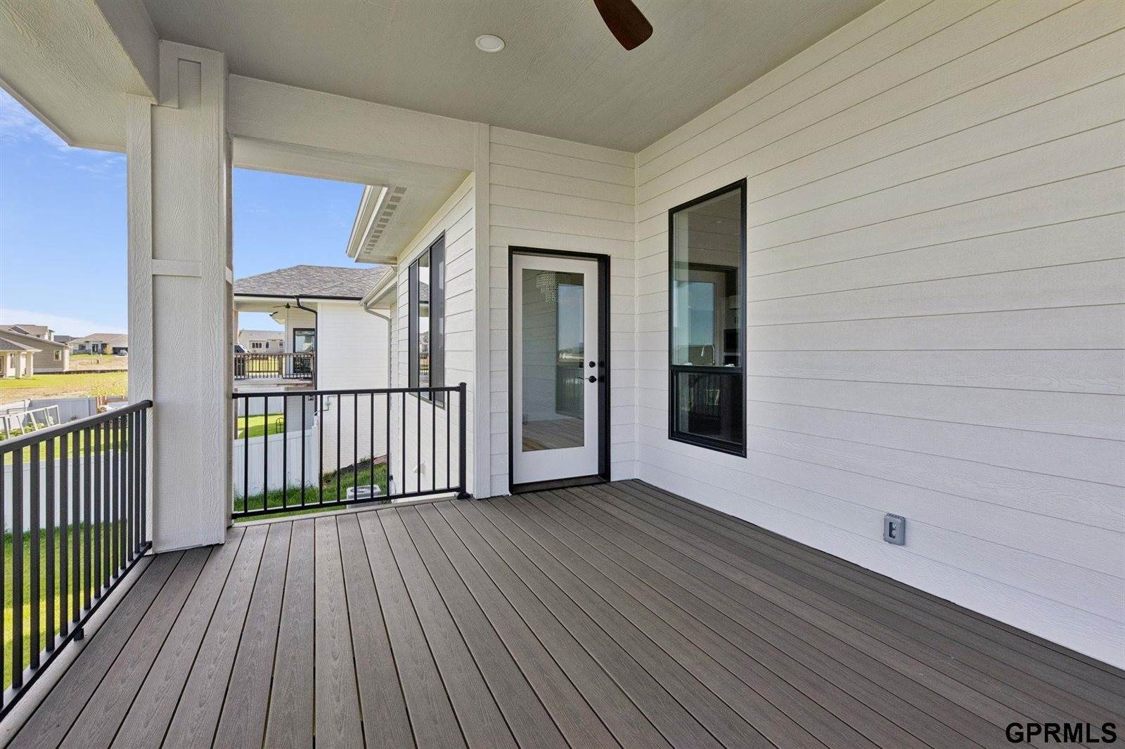 21138 Hartman Avenue, Elkhorn, NE 68022