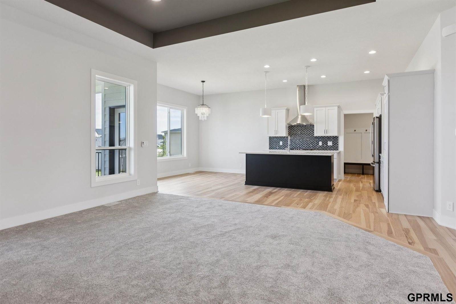 21138 Hartman Avenue, Elkhorn, NE 68022