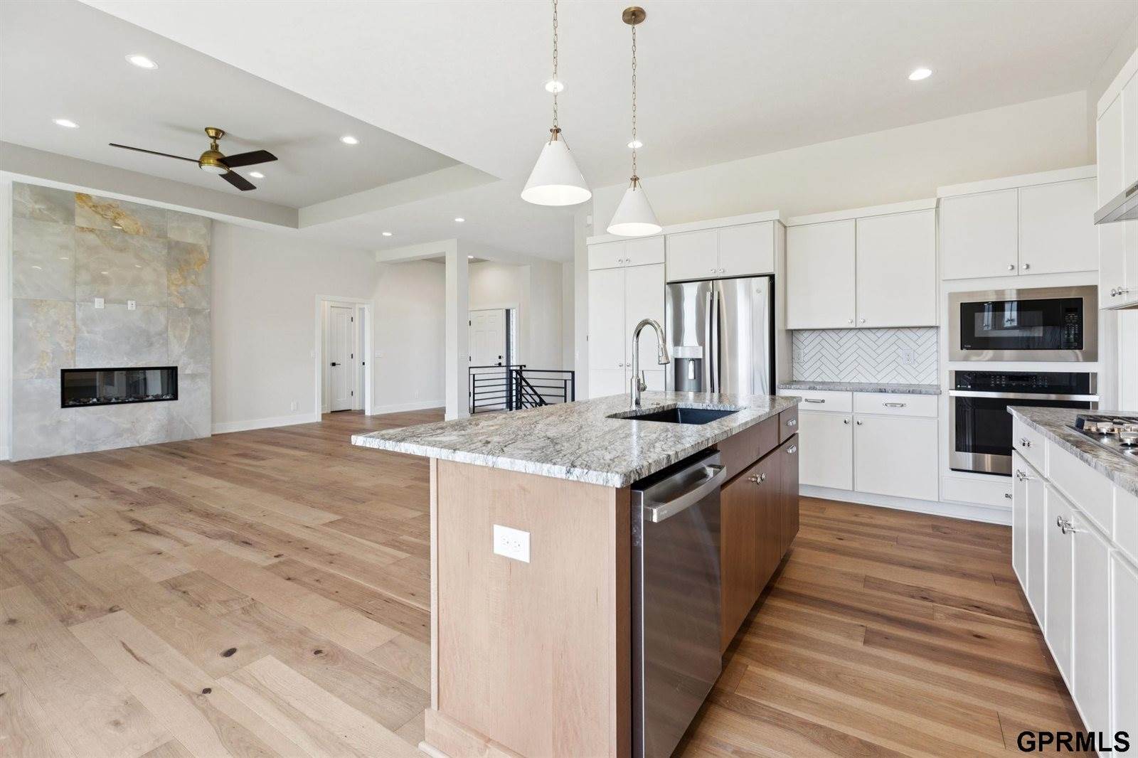 21115 Jessie Avenue, Elkhorn, NE 68022