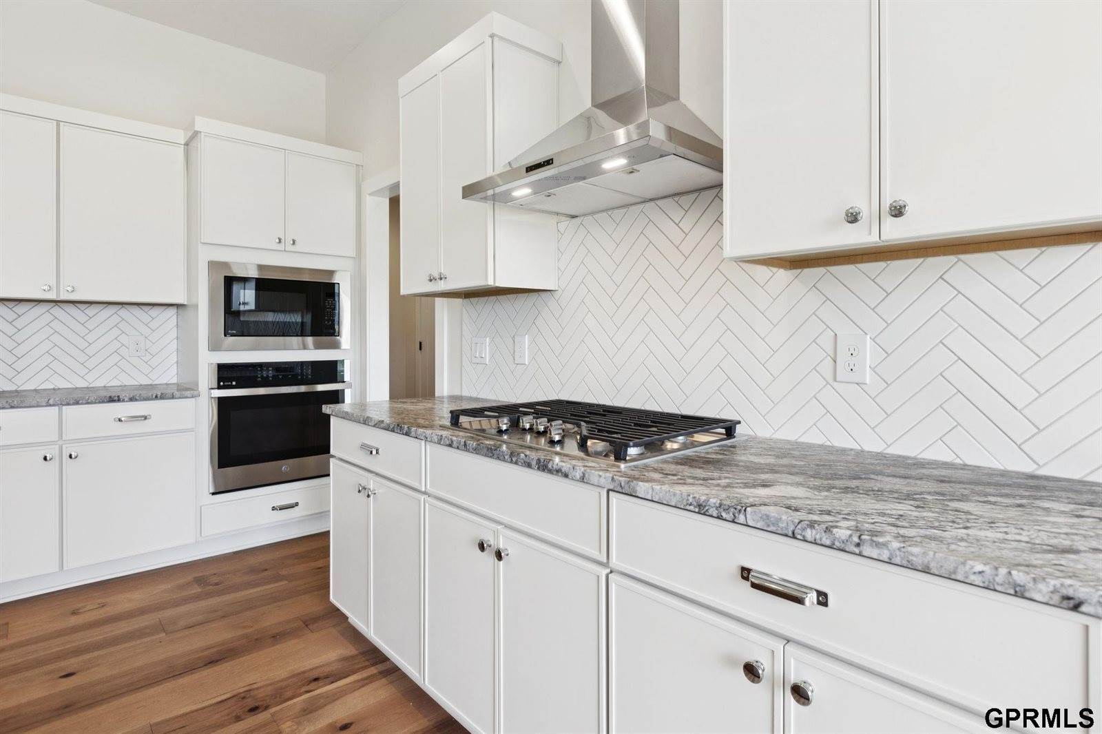 21115 Jessie Avenue, Elkhorn, NE 68022