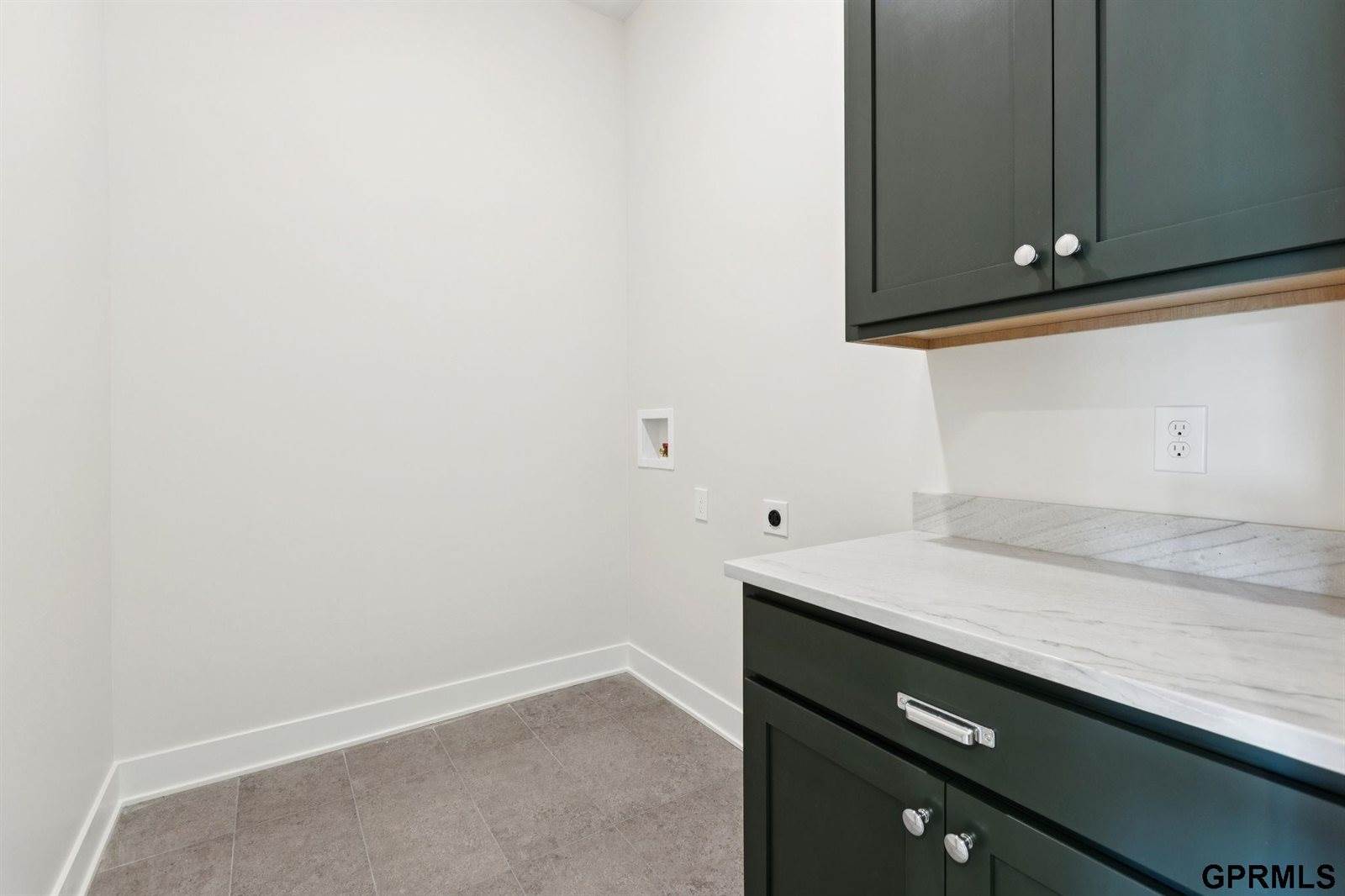 21115 Jessie Avenue, Elkhorn, NE 68022