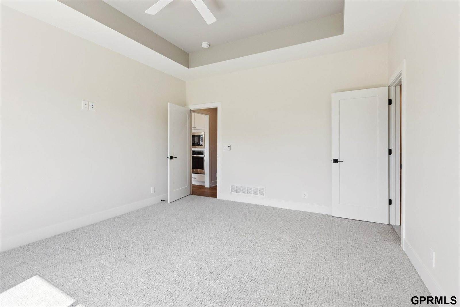 21115 Jessie Avenue, Elkhorn, NE 68022