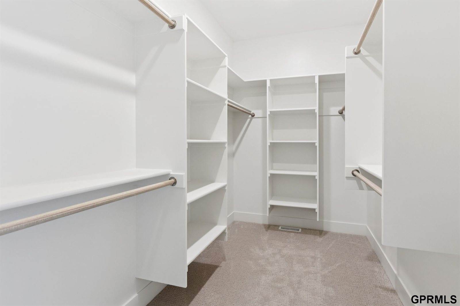 21115 Jessie Avenue, Elkhorn, NE 68022