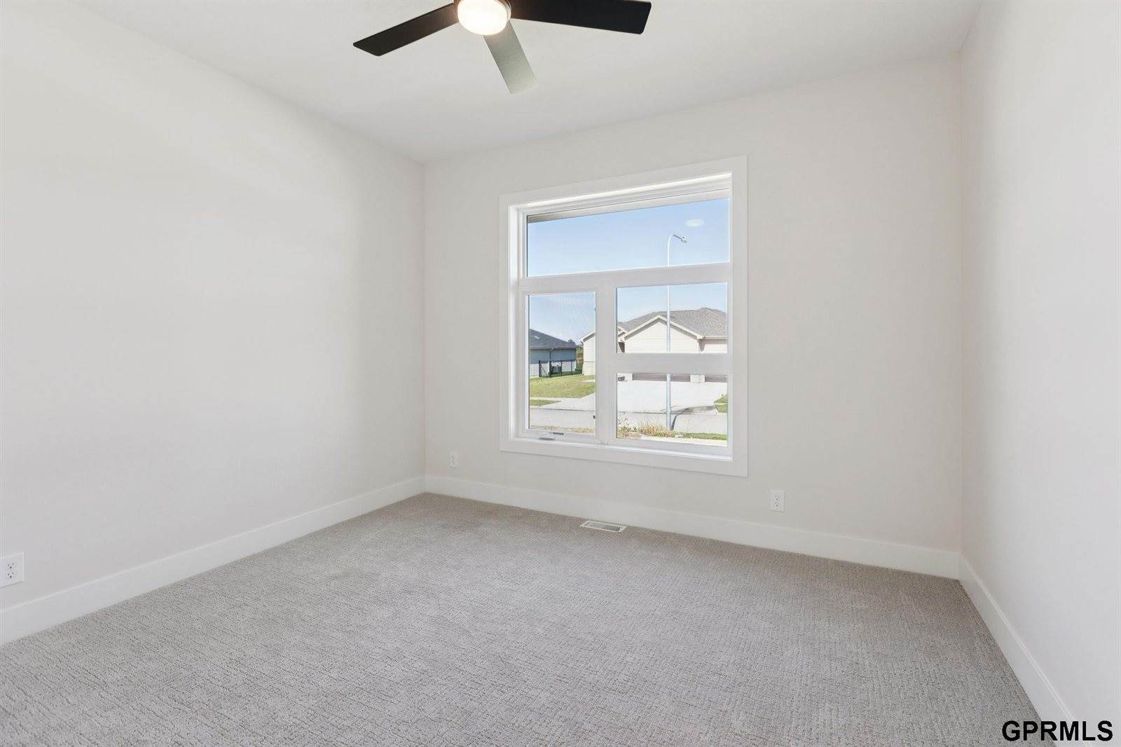 21115 Jessie Avenue, Elkhorn, NE 68022