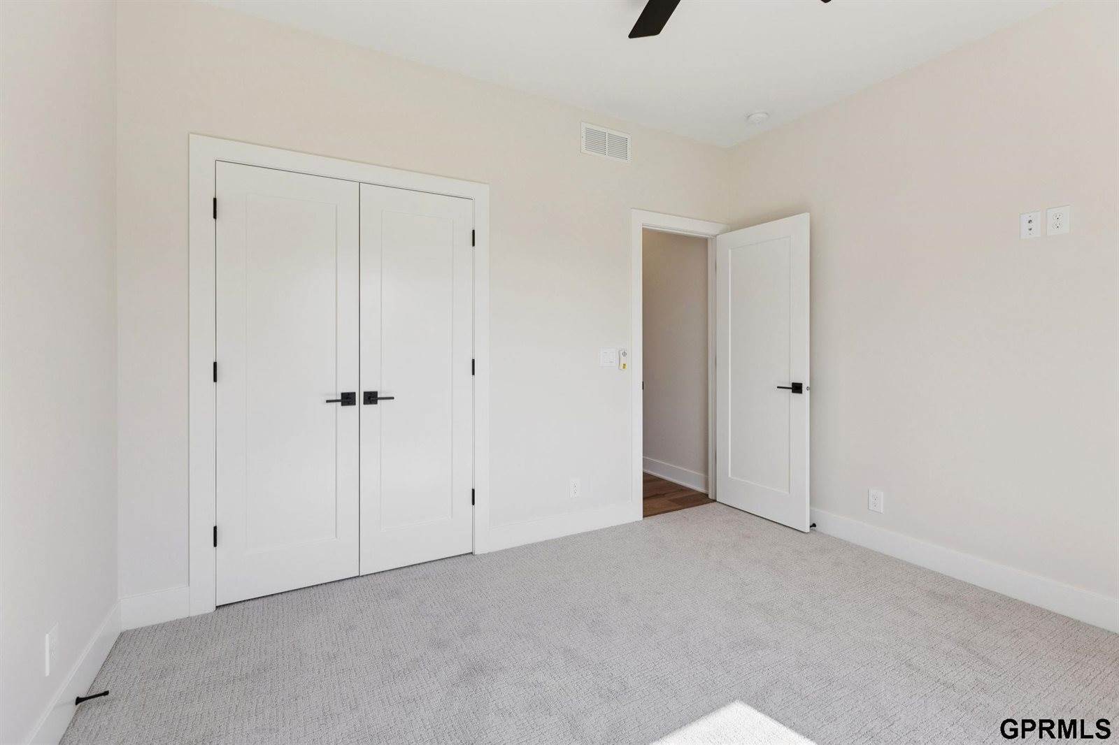 21115 Jessie Avenue, Elkhorn, NE 68022