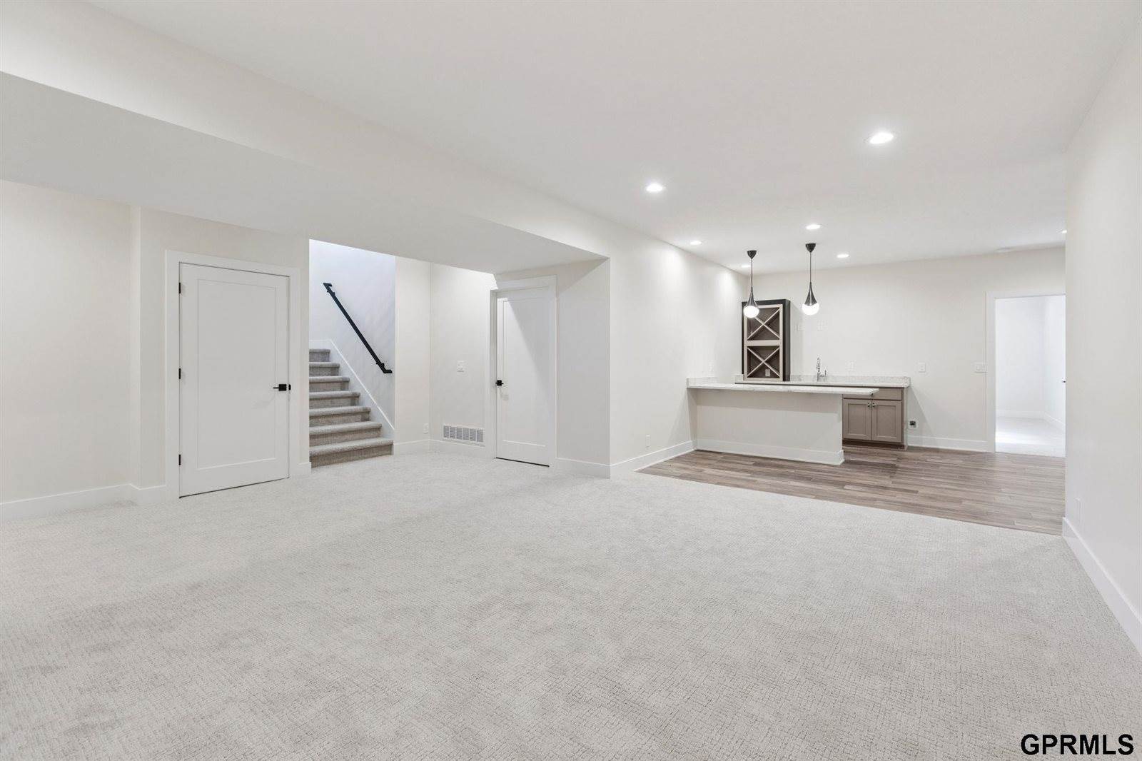 21115 Jessie Avenue, Elkhorn, NE 68022