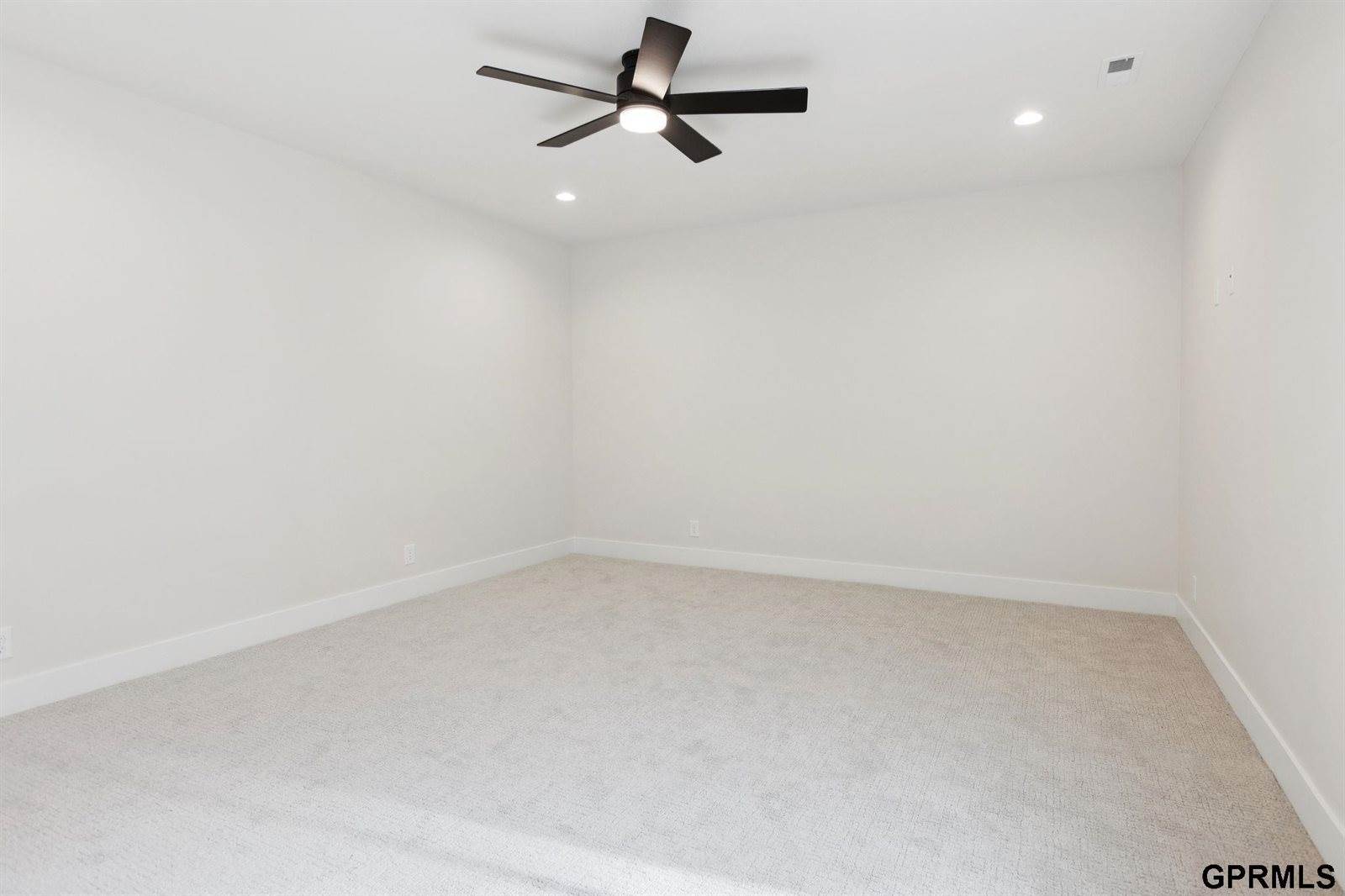 21115 Jessie Avenue, Elkhorn, NE 68022