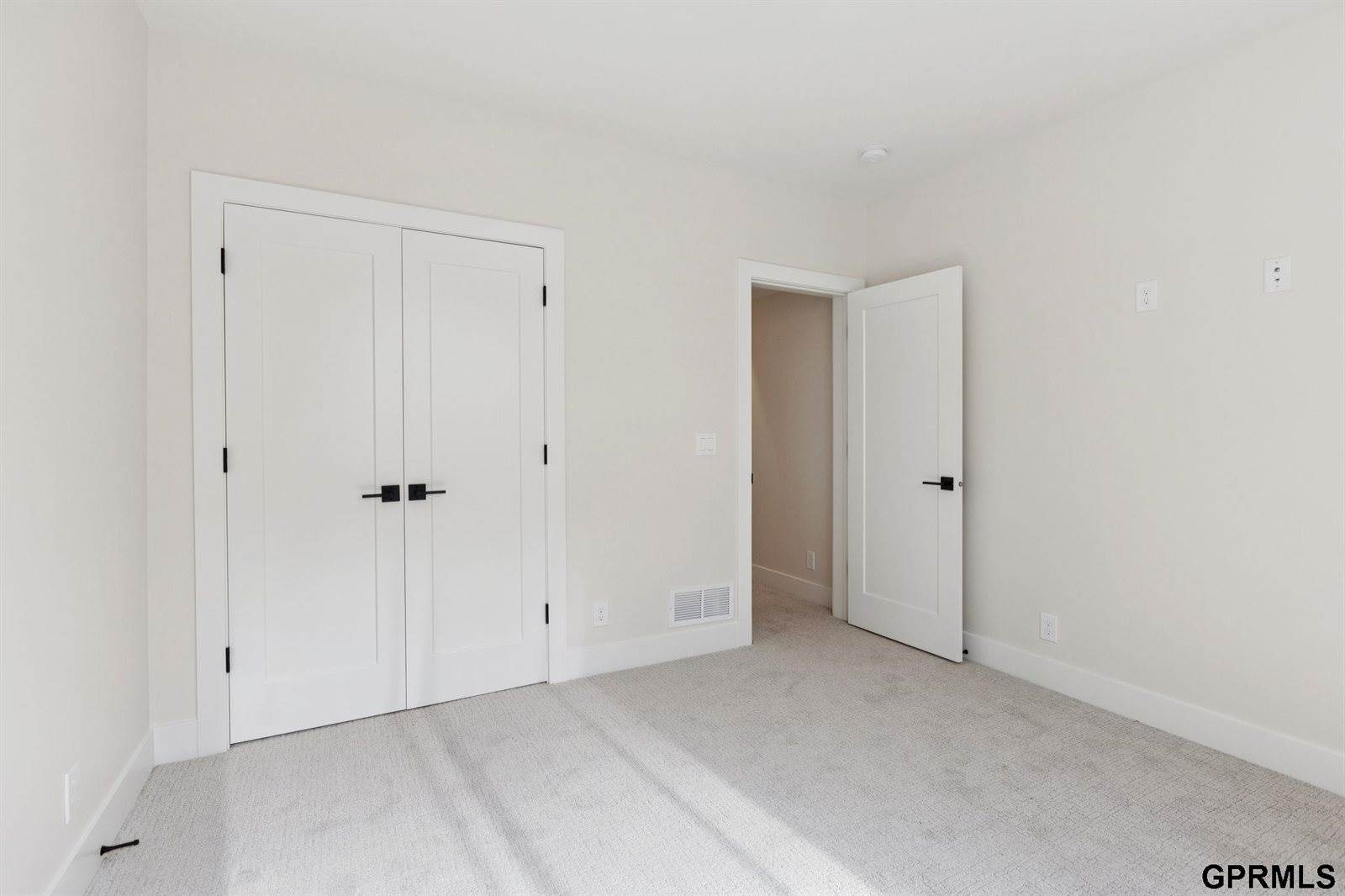 21115 Jessie Avenue, Elkhorn, NE 68022